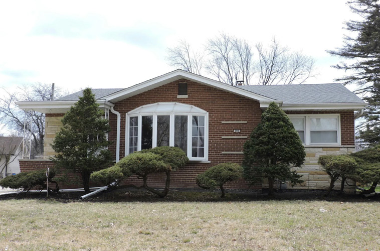 204-W-Maple-Dr